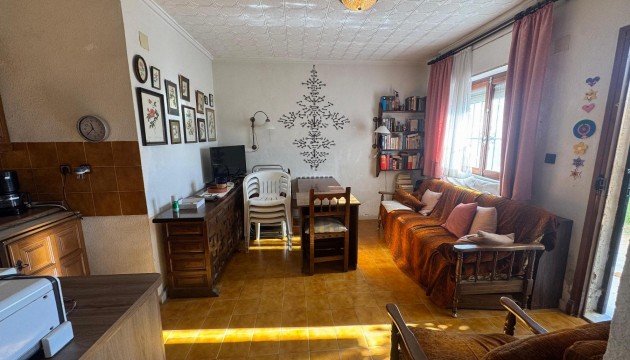 Resale - Bungalow - Torrevieja - La Siesta - El Salado -  Torreta