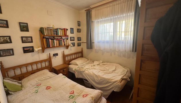 Resale - Bungalow - Torrevieja - La Siesta - El Salado -  Torreta