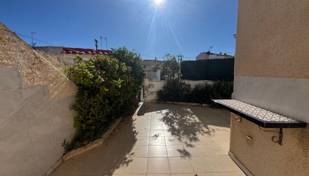 Resale - Bungalow - Torrevieja - La Siesta - El Salado -  Torreta