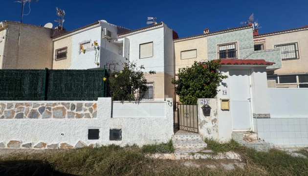 Resale - Bungalow - Torrevieja - La Siesta - El Salado -  Torreta