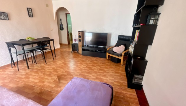 Resale - Semi Detached Villa - Torrevieja