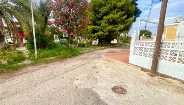 Resale - Semi Detached Villa - Torrevieja