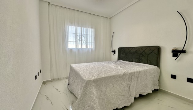 Resale - Apartment - Orihuela Costa - Playa Flamenca