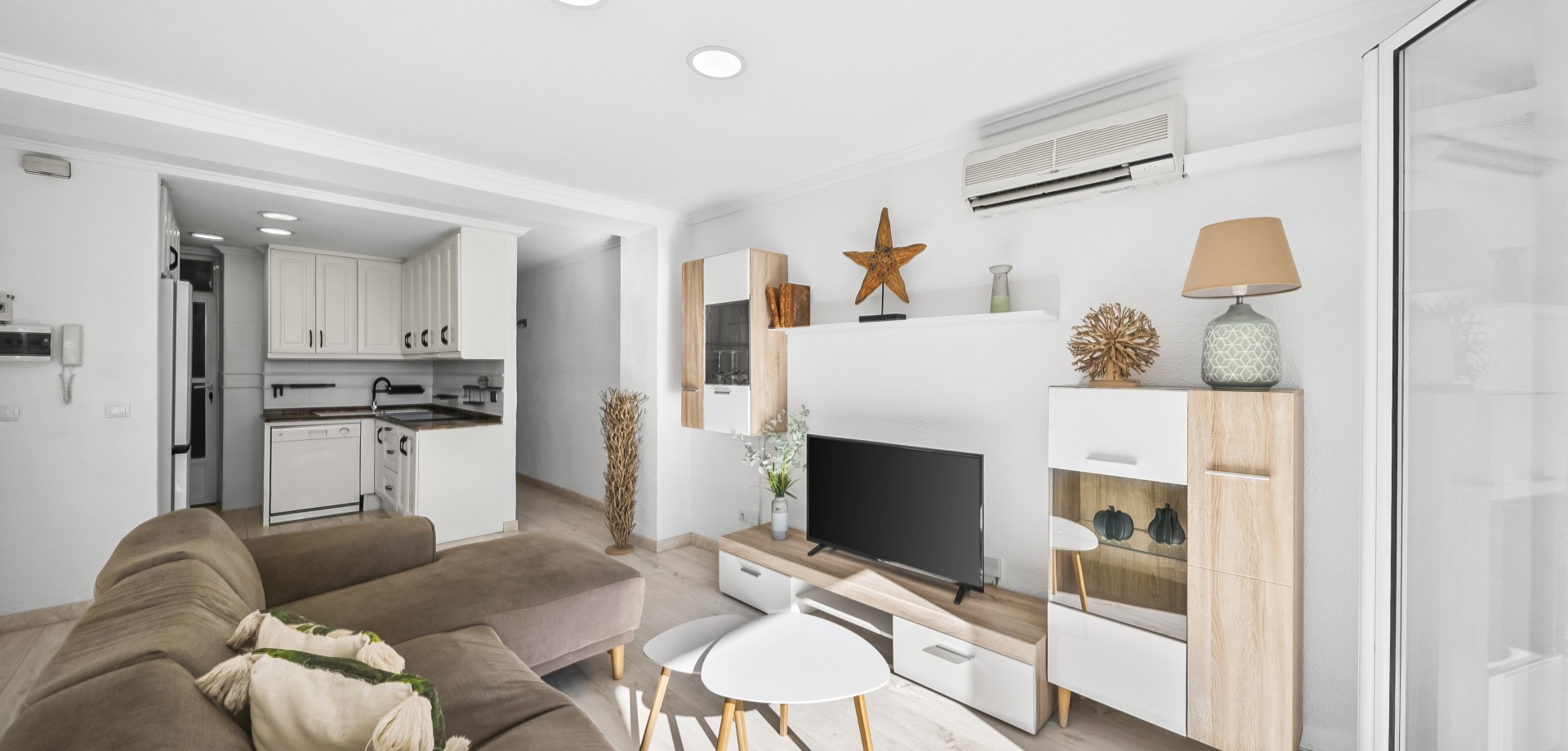 Apartment in Torrevieja - Image 2