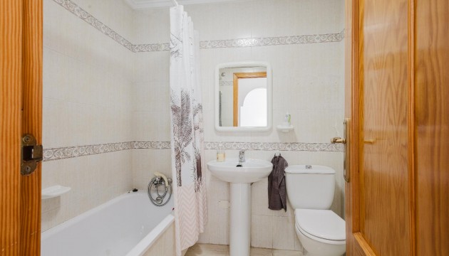 Resale - Bungalow - Torrevieja