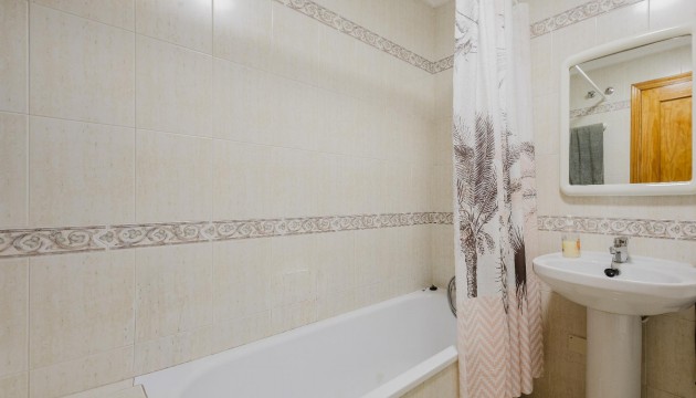 Resale - Bungalow - Torrevieja