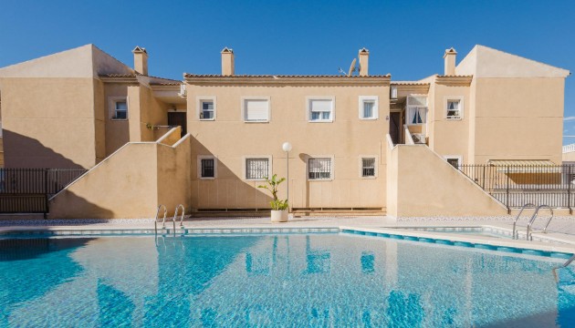 Resale - Bungalow - Torrevieja