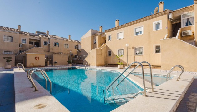 Resale - Bungalow - Torrevieja