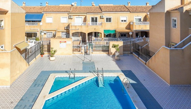 Resale - Bungalow - Torrevieja