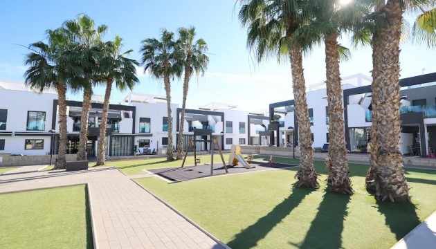 Resale - Bungalow - Orihuela Costa - La Zenia