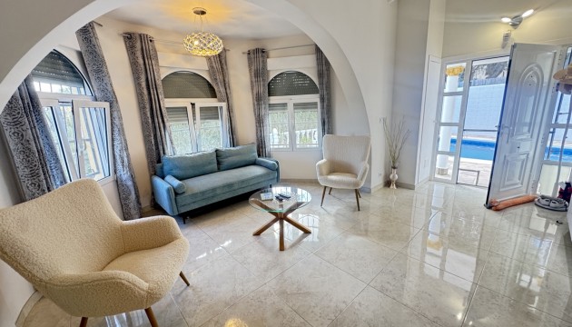 Resale - Detached Villa - Orihuela Costa - Villamartín