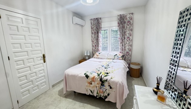 Resale - Detached Villa - Orihuela Costa - Villamartín