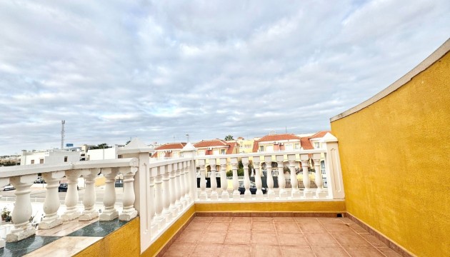 Resale - House - Orihuela Costa - La Zenia