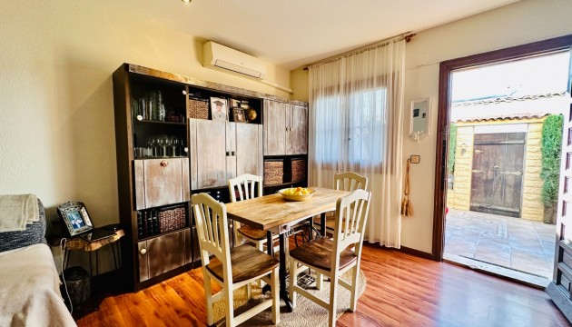 Resale - Bungalow - Torrevieja - Nueva Torrevieja - Aguas Nuevas