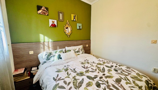 Resale - Bungalow - Torrevieja - Nueva Torrevieja - Aguas Nuevas