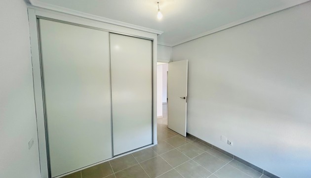 Resale - Apartment - Daya Nueva