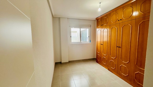 Resale - Apartment - Daya Nueva
