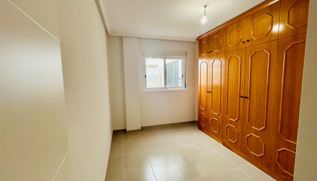 Resale - Apartment - Daya Nueva