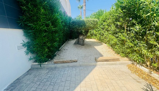 Resale - Detached Villa - Algorfa - La Finca Golf Resort