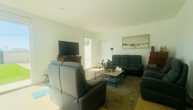 Resale - Detached Villa - Torrevieja - La Siesta - El Salado -  Torreta
