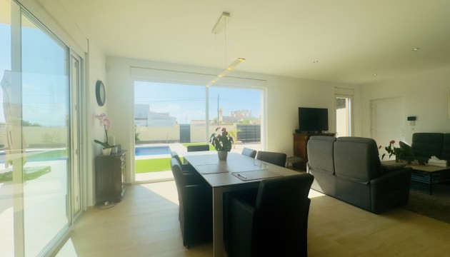 Resale - Detached Villa - Torrevieja - La Siesta - El Salado -  Torreta