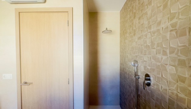 Resale - Detached Villa - Torrevieja - La Siesta - El Salado -  Torreta