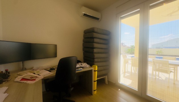 Resale - Detached Villa - Torrevieja - La Siesta - El Salado -  Torreta