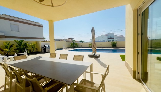 Resale - Detached Villa - Torrevieja - La Siesta - El Salado -  Torreta