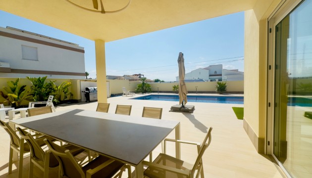 Resale - Detached Villa - Torrevieja - La Siesta - El Salado -  Torreta