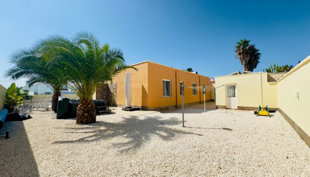 Resale - Detached Villa - Torrevieja - La Siesta - El Salado -  Torreta