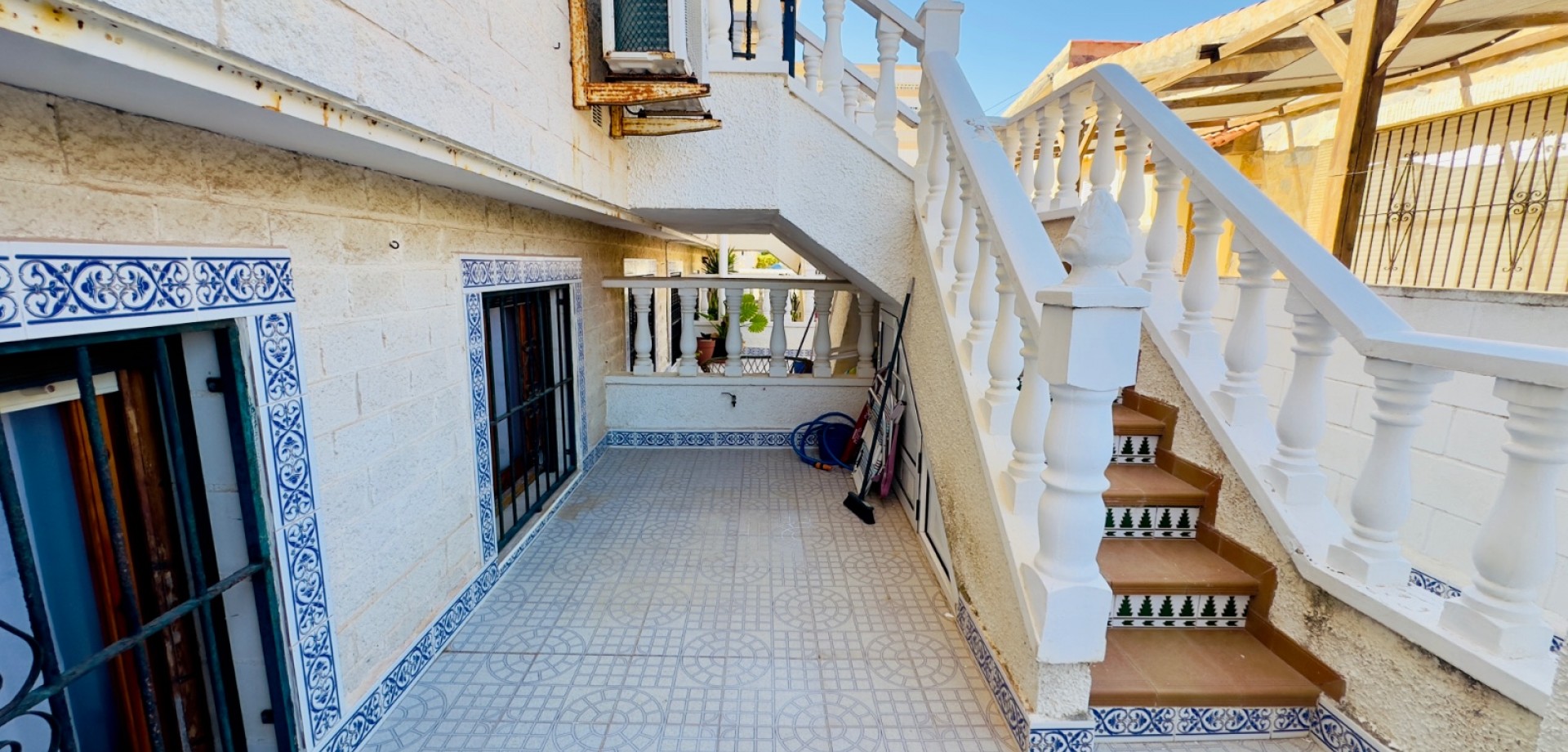 House in Torrelamata - Image 4