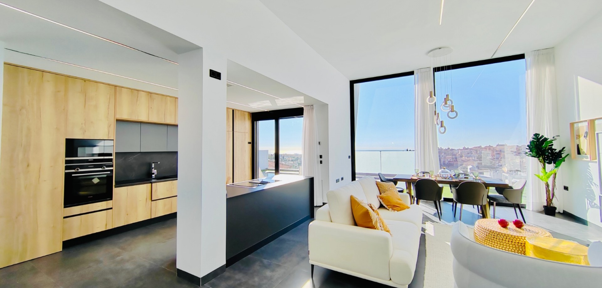 House in Los Balcones - Image 2