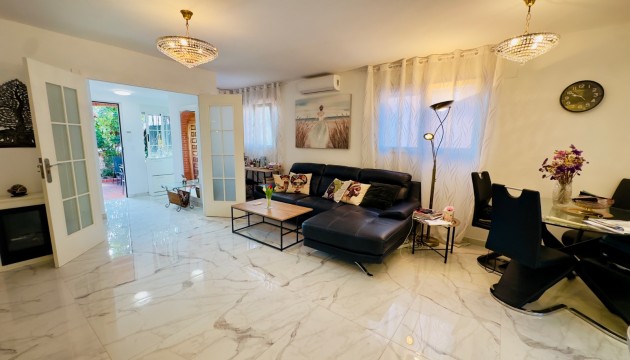 Resale - House - Torrevieja - El Acequión - Los Náufragos