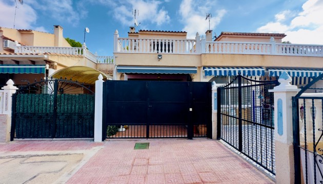 Resale - House - Torrevieja - Los Altos