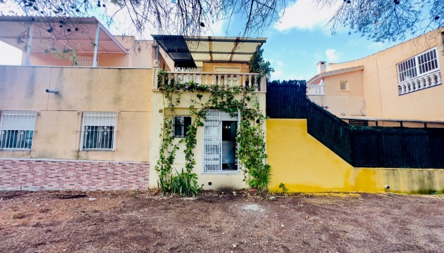 Resale - House - Torrevieja - Los Altos