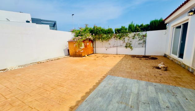 Resale - House - Torrevieja - Nueva Torrevieja - Aguas Nuevas