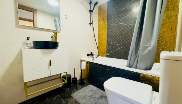 Resale - Apartment - Torrevieja - El Acequión - Los Náufragos