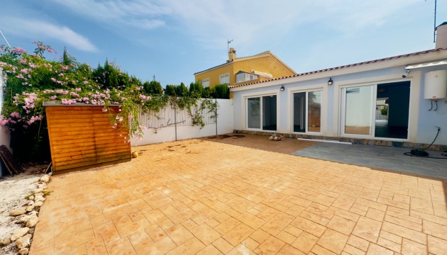 Resale - House - Torrevieja - Nueva Torrevieja - Aguas Nuevas