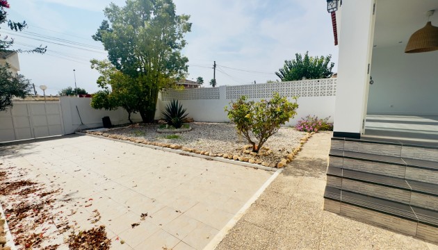 Resale - House - Torrevieja - Nueva Torrevieja - Aguas Nuevas