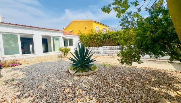 Resale - House - Torrevieja - Nueva Torrevieja - Aguas Nuevas