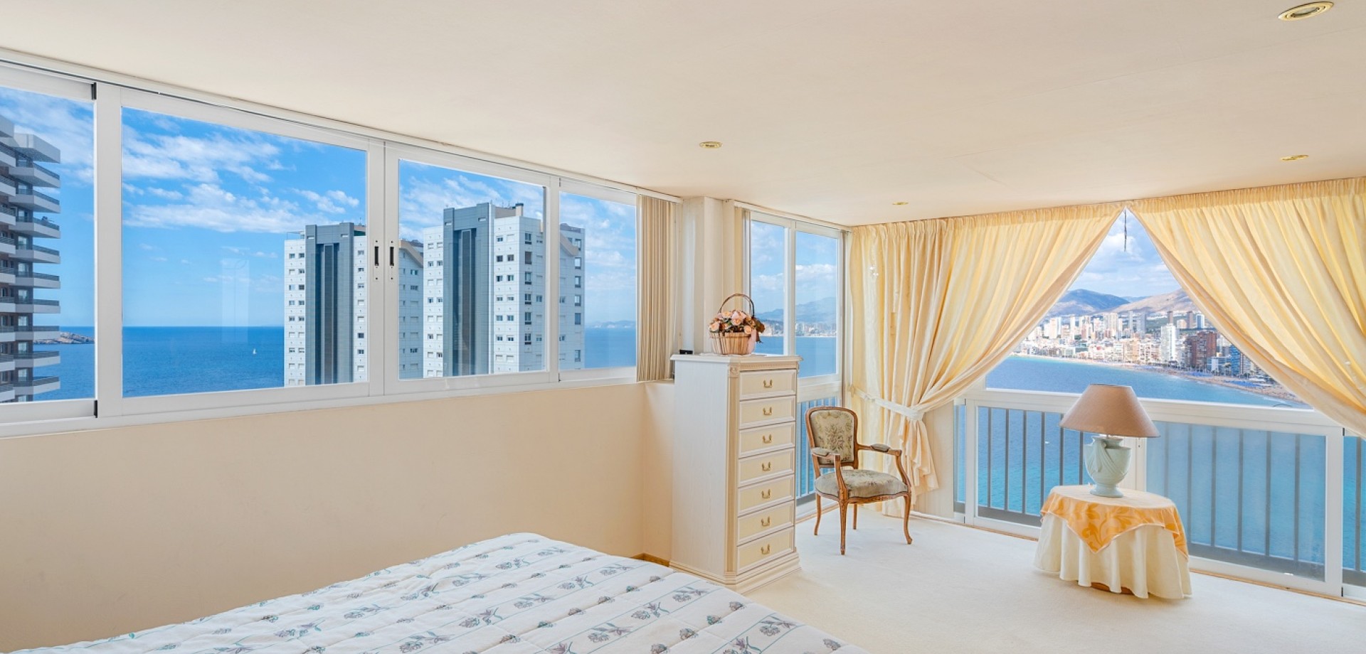 Apartment in Benidorm - Image 4