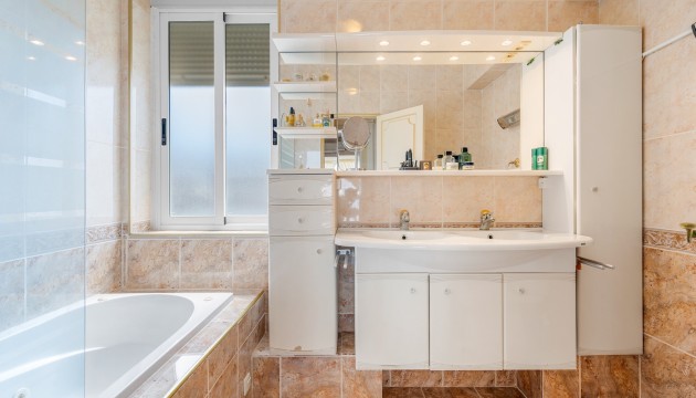 Resale - Apartment - Benidorm