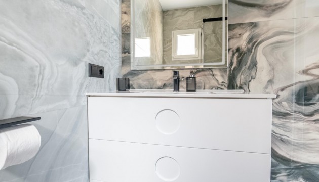 Resale - Townhouse - Torrevieja - Punta Prima