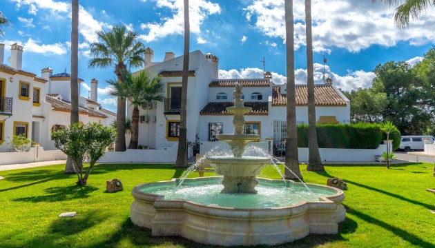 Resale - Apartment - Orihuela Costa - Villamartín