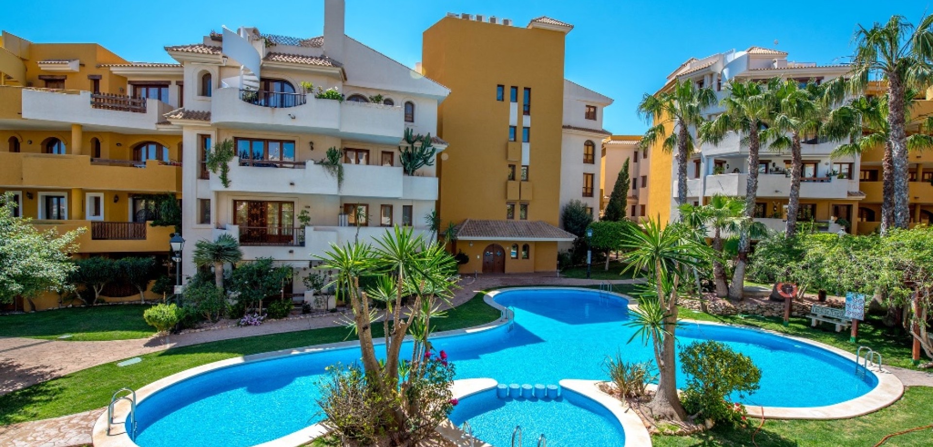 Apartment in Punta Prima - Image 5