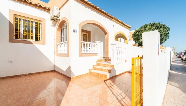 Resale - Detached Villa - Torrevieja - El limonar