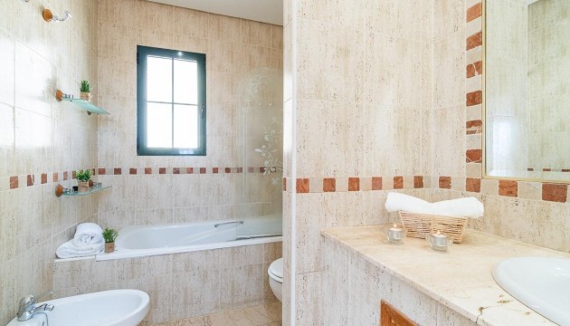 Resale - Detached Villa - Orihuela Costa - Villamartín