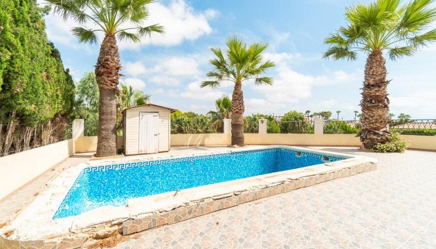 Resale - Detached Villa - Orihuela Costa - Villamartín