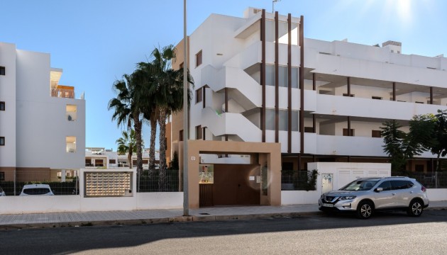 Resale - Apartment - Orihuela Costa - Los Dolses