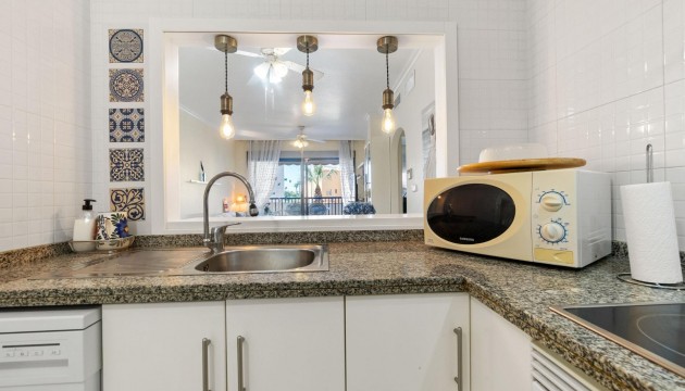 Resale - Apartment - Orihuela Costa - Campoamor